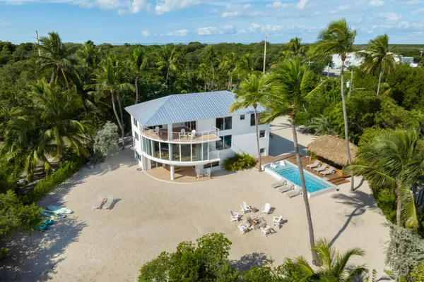 $6,750,000 | 83407 Old Highway, Islamorada, FL 33036