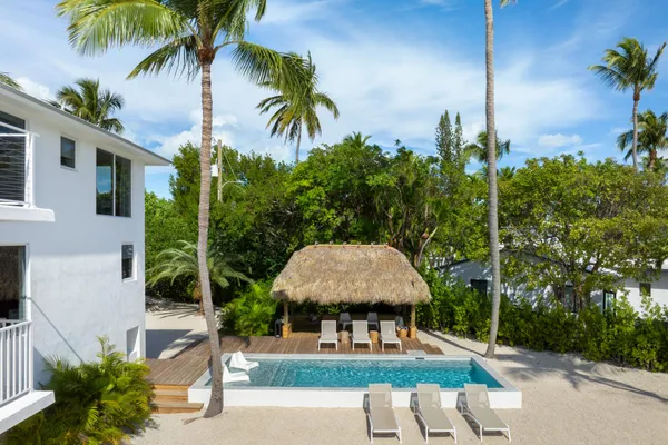 $6,750,000 | 83407 Old Highway, Islamorada, FL 33036