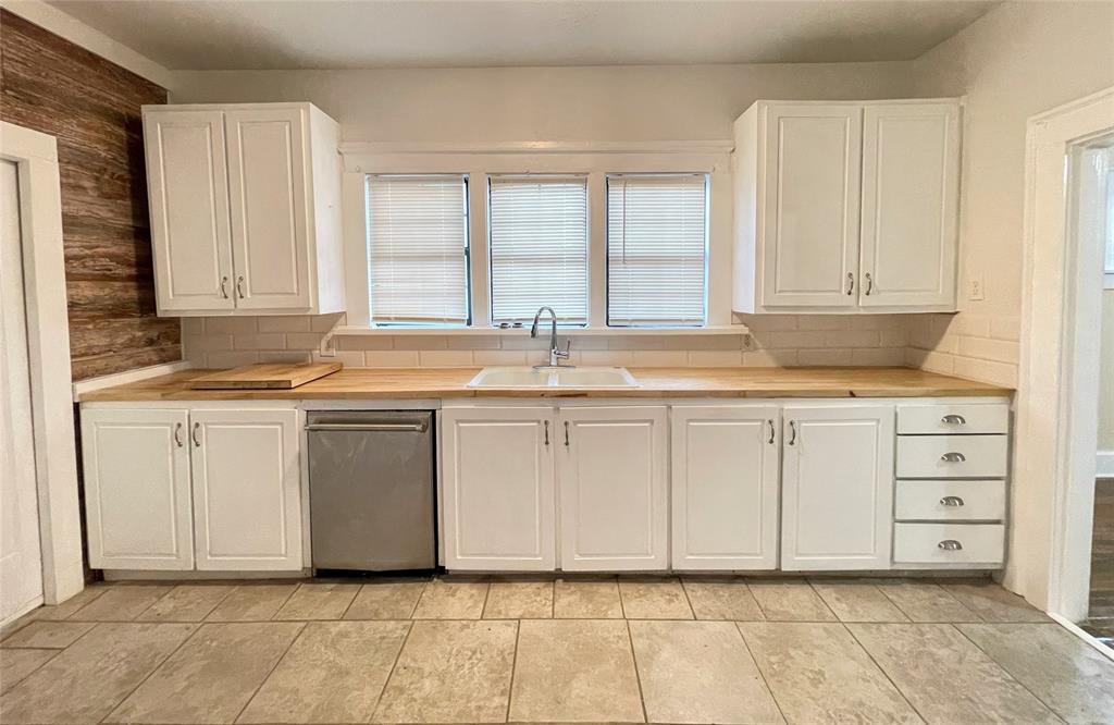 613 Northwest 5th Street Mineral Wells, TX 76067 - Photo 12 of 34