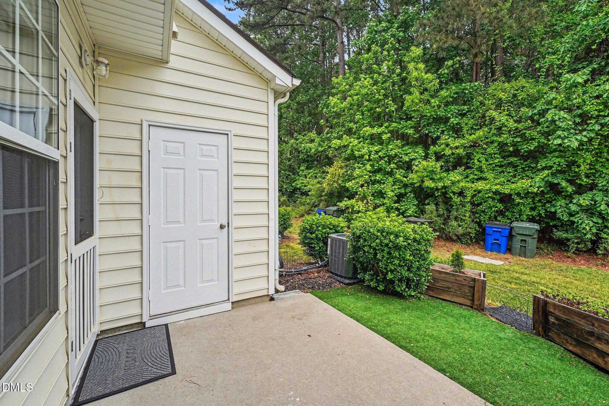4424 Sugarbend Way Raleigh, NC 27606 - Photo 25 of 32 Patio