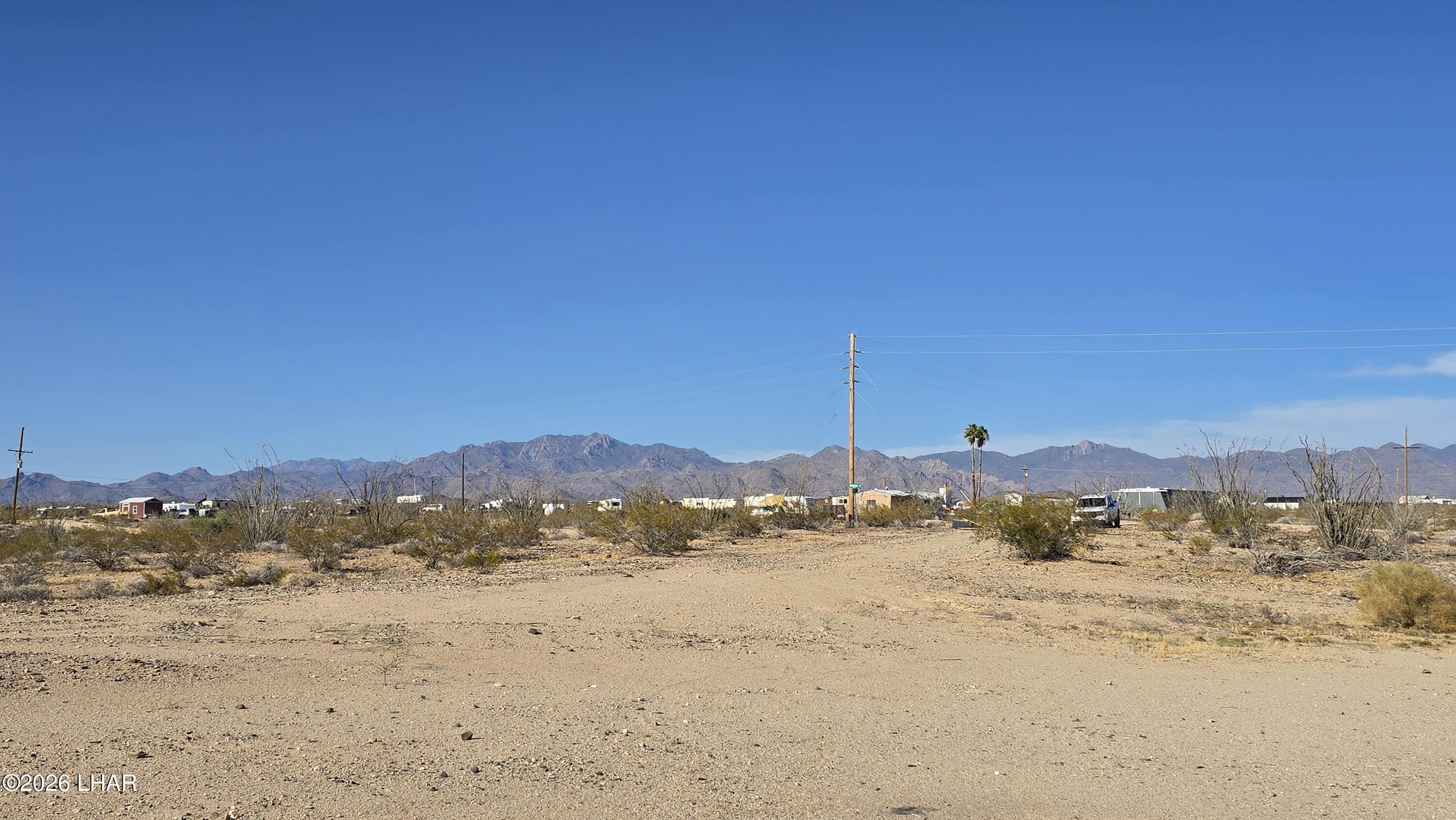 14279 Anegam Road Yucca, AZ 86438 - Photo 16 of 38
