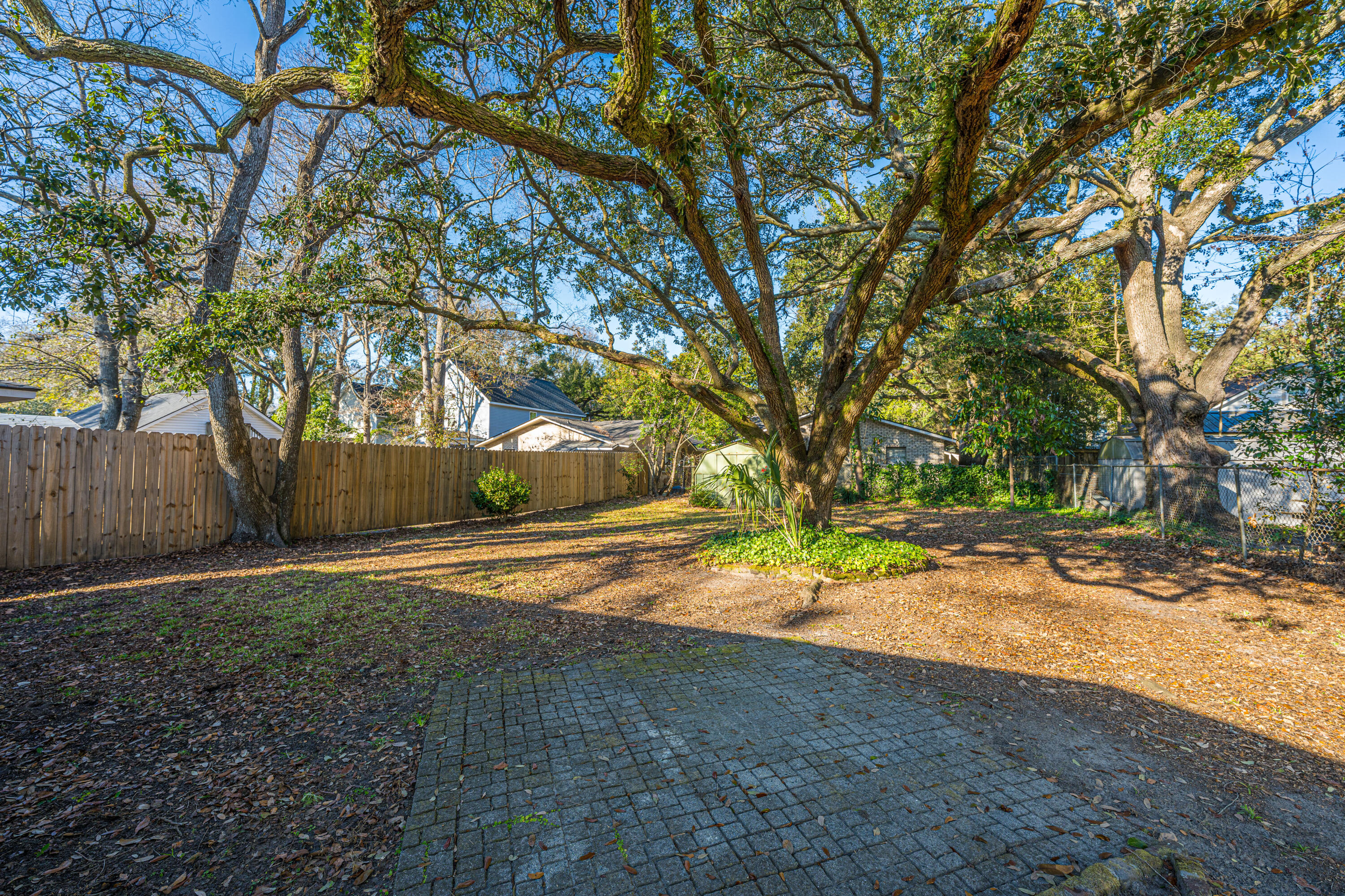 1610 Pinecrest Road Charleston, SC 29407 - Photo 8 of 33 1610PinecrestRd025