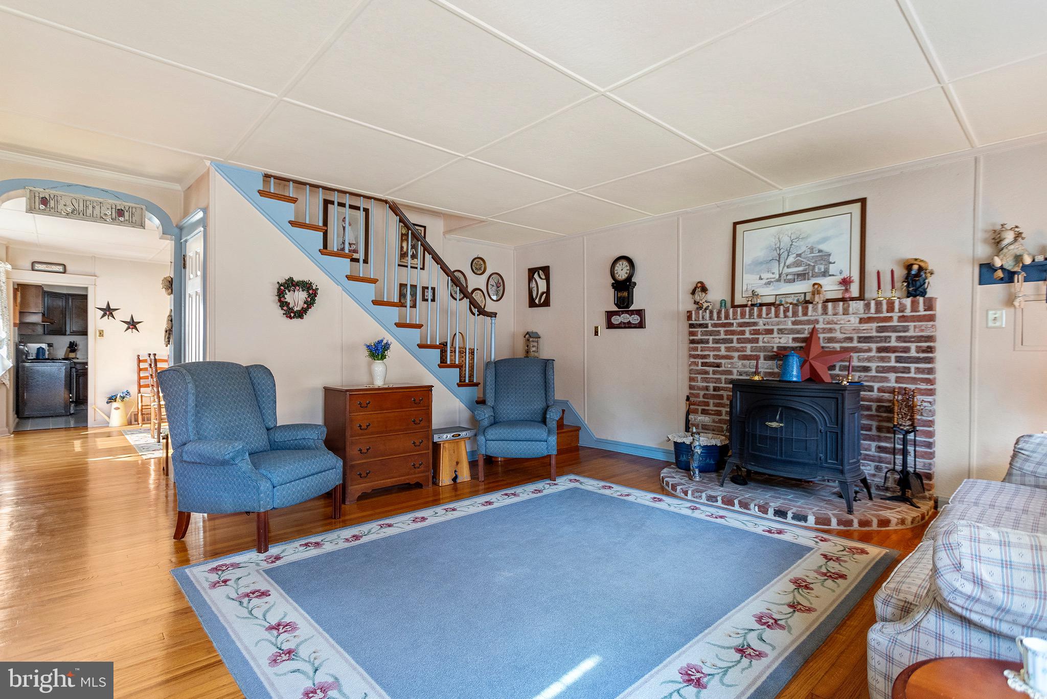424 Garden Road Springfield, PA 19064 - Photo 3 of 22
