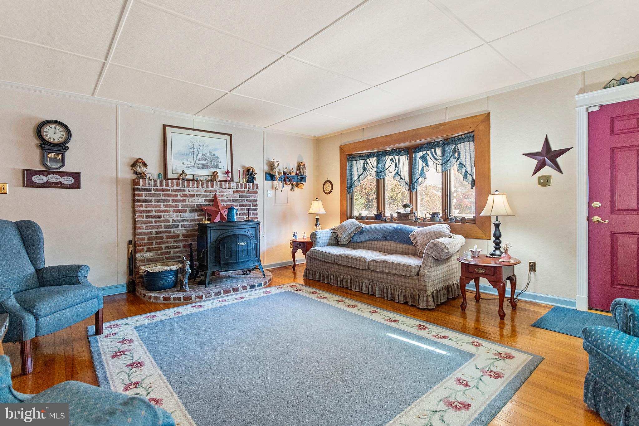 424 Garden Road Springfield, PA 19064 - Photo 4 of 22