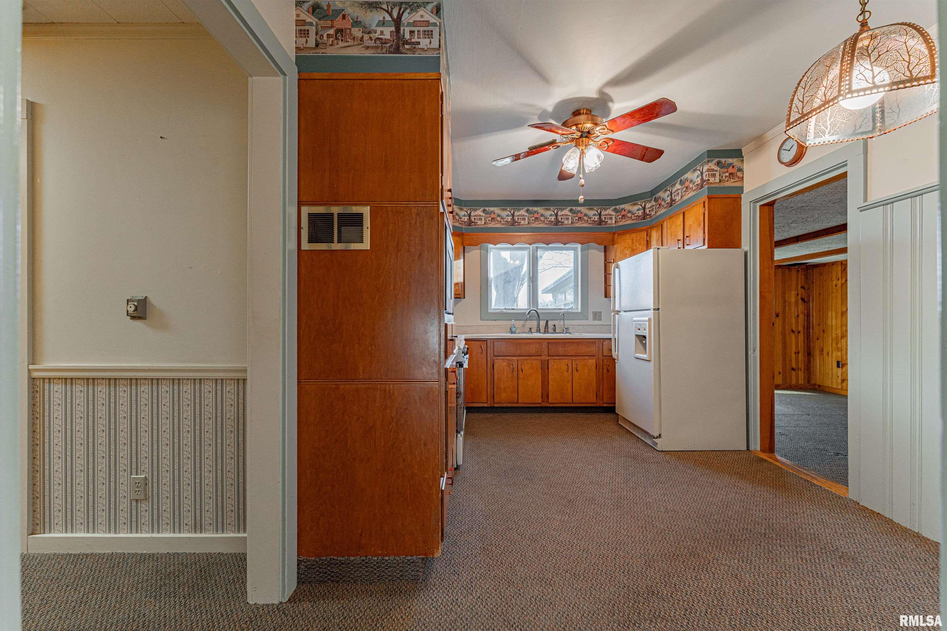 304 Kennedy Road Elkhart, IL 62634 - Photo 5 of 23