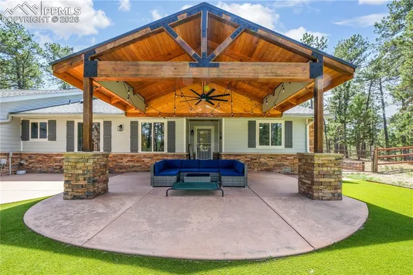 a view of outdoor space yard deck and patio