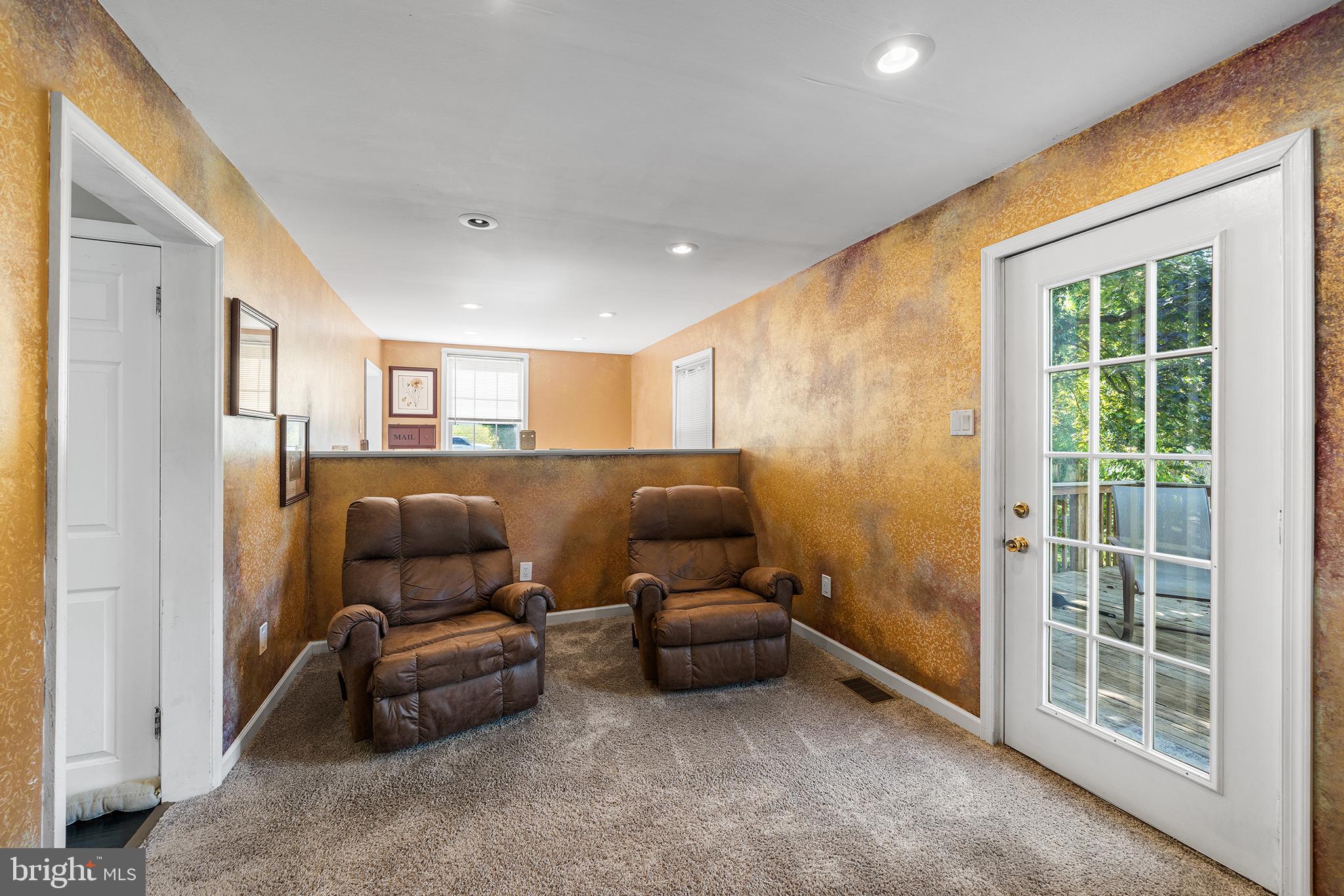 787 North Lewis Road Royersford, PA 19468 - Photo 10 of 53 a living room with furniture