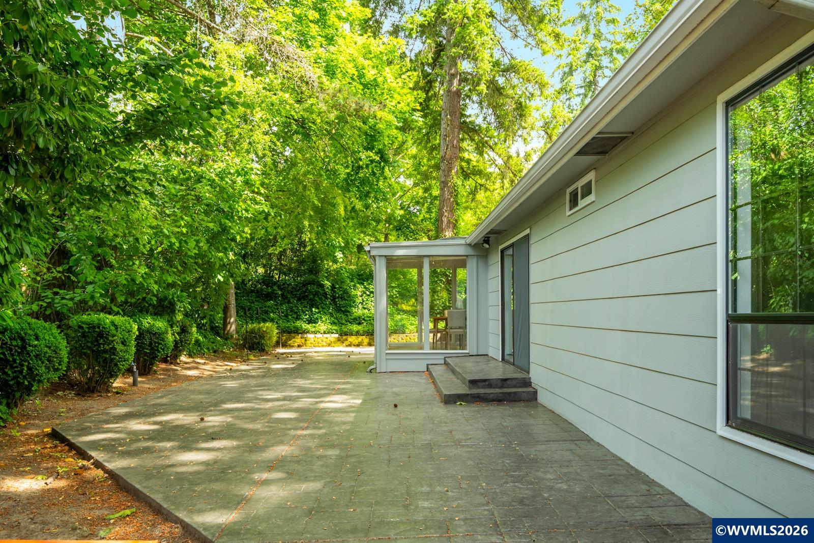 10165 Southwest Walker Road Beaverton, OR 97005 - Photo 29 of 35
