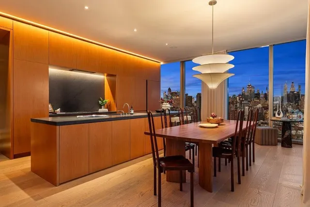 $6,395,000 | 215 Chrystie Street, Unit 28E | Lower East Side