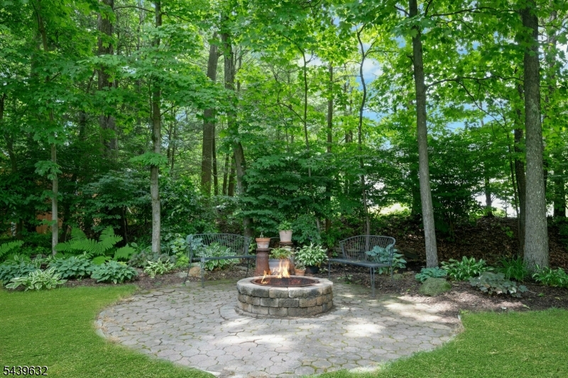 20 Lark Lane Oak Ridge, NJ 07438 - Photo 38 of 47