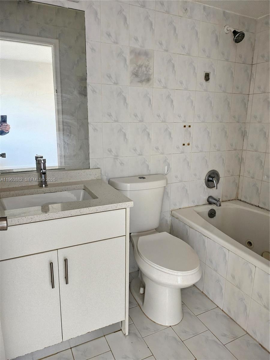 4907 Southwest 137th Court Miami, FL 33175 - Photo 5 of 11