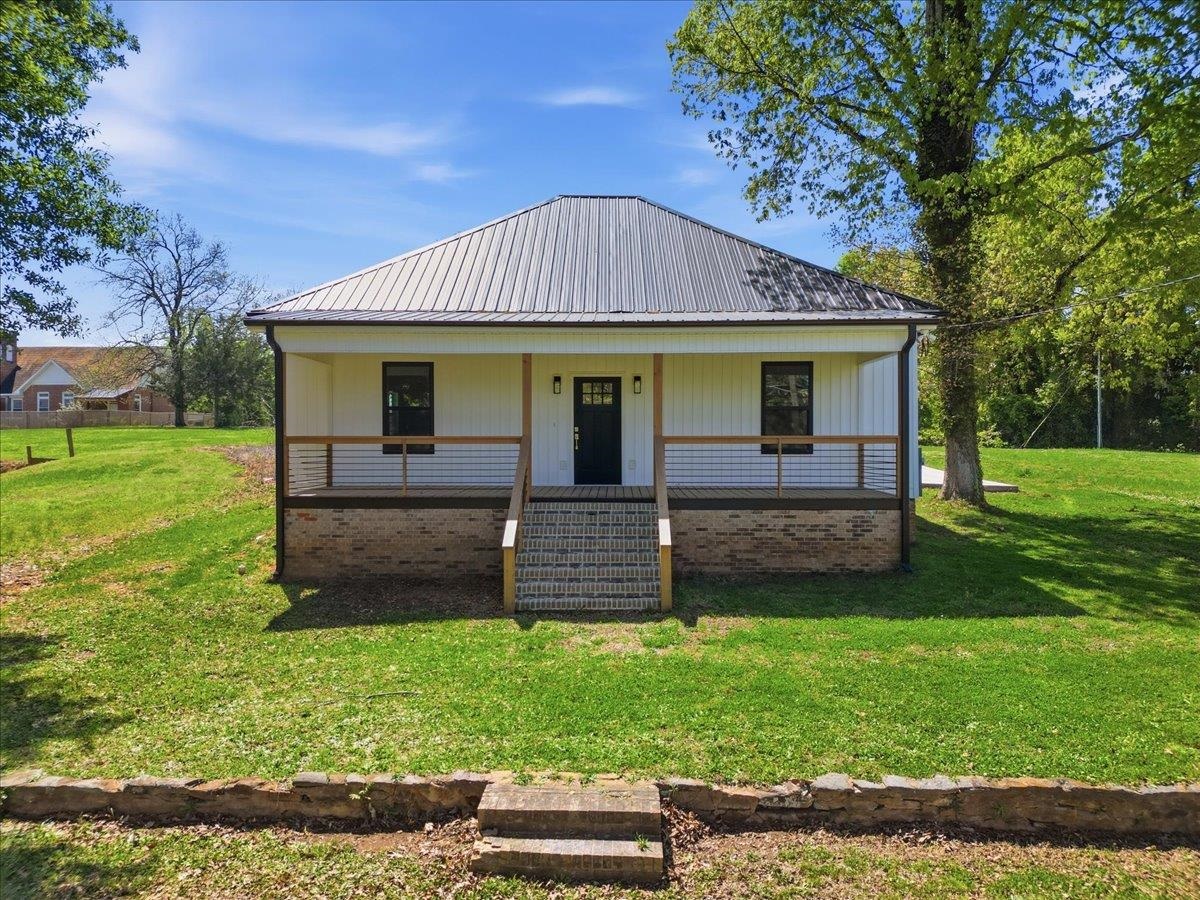 202 South Howard Avenue Landrum, SC 29356 - Photo 1 of 30