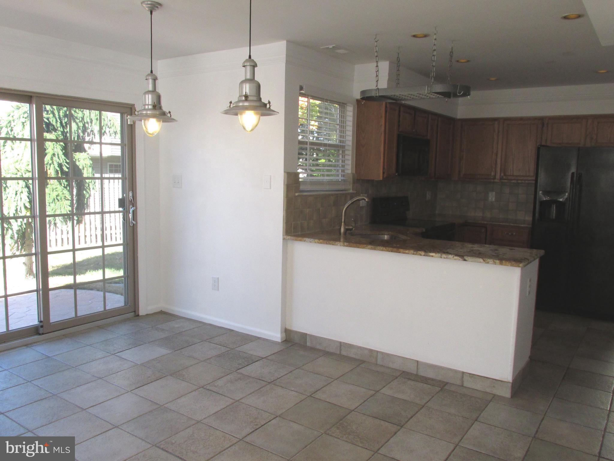 71 Springcress Drive Delran, NJ 08075 - Photo 14 of 35 Eat-in kitchen with lovely views of the backyard!