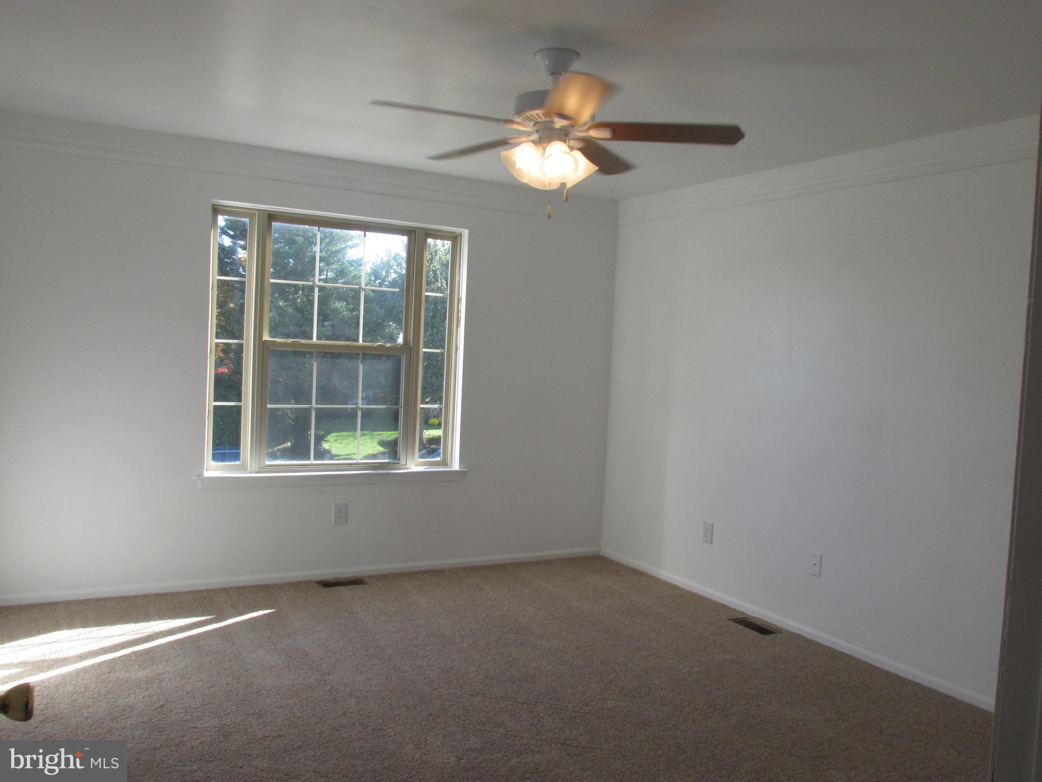 71 Springcress Drive Delran, NJ 08075 - Photo 25 of 35 Ensuite master bedroom!