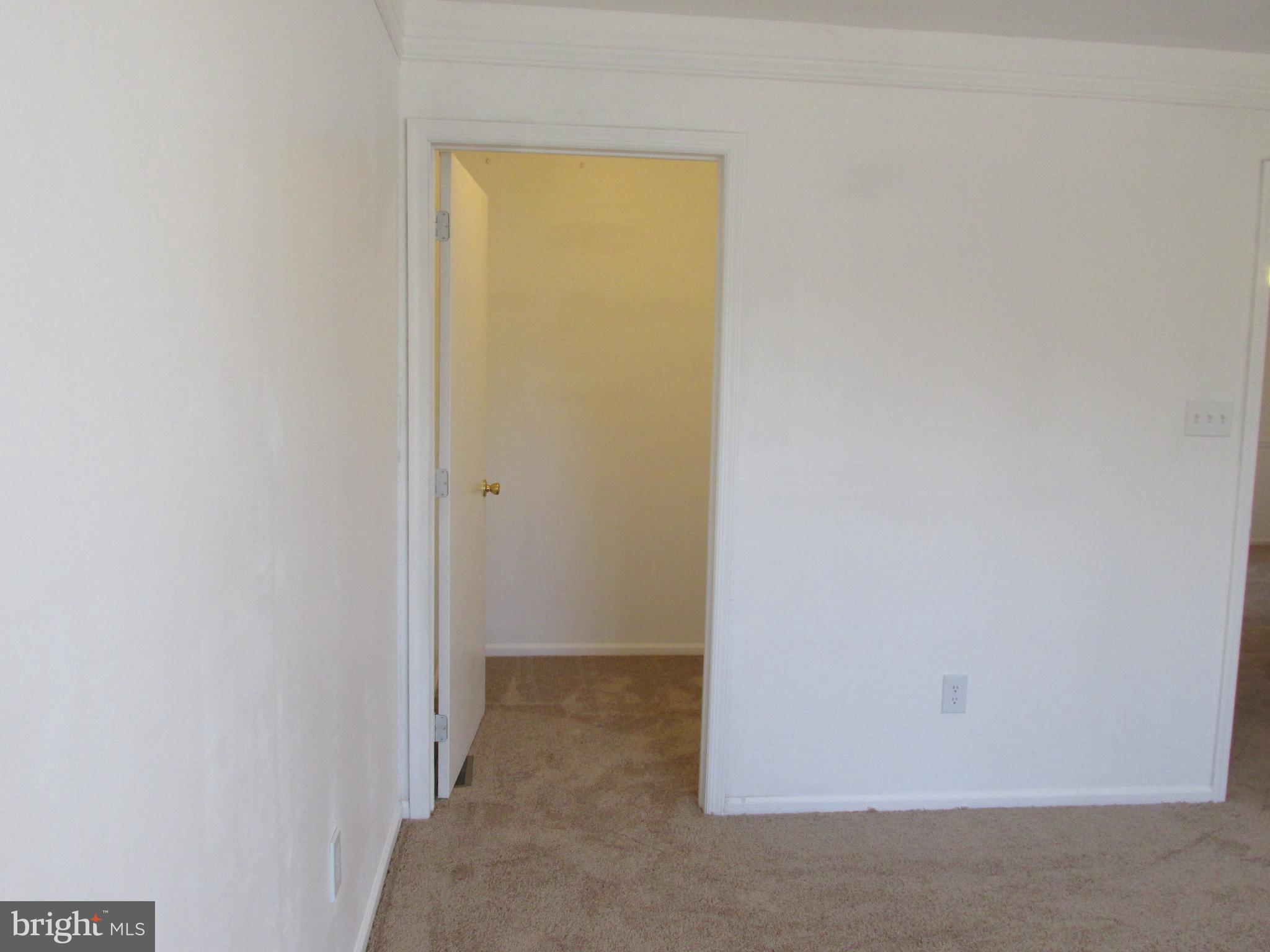 71 Springcress Drive Delran, NJ 08075 - Photo 26 of 35 Walk-in closet!