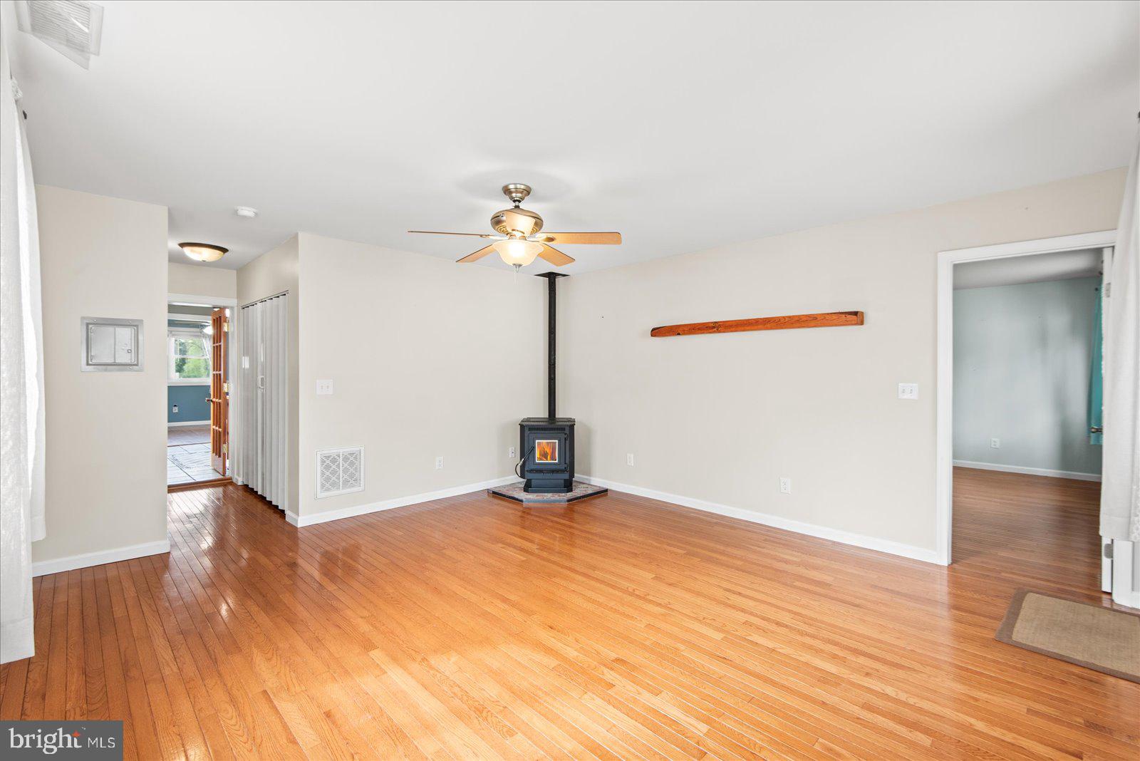 306 Locust Avenue Colonial Beach, VA 22443 - Photo 14 of 52