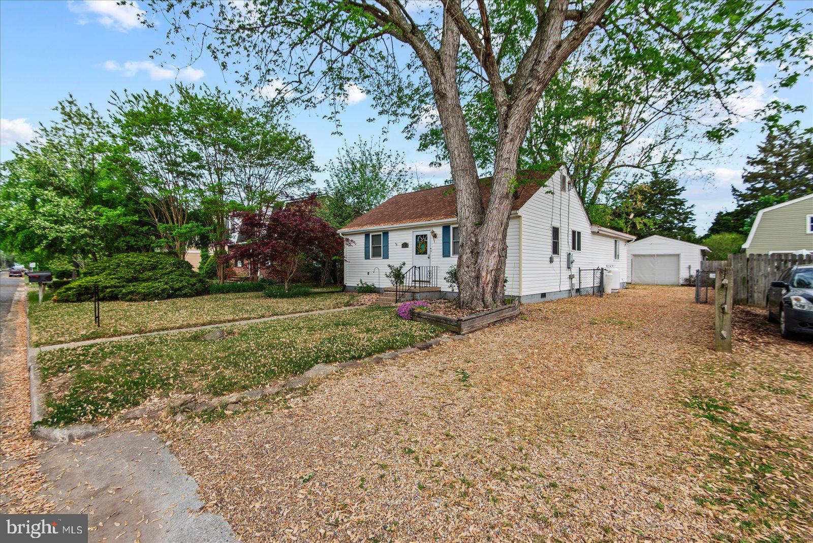 306 Locust Avenue Colonial Beach, VA 22443 - Photo 3 of 52
