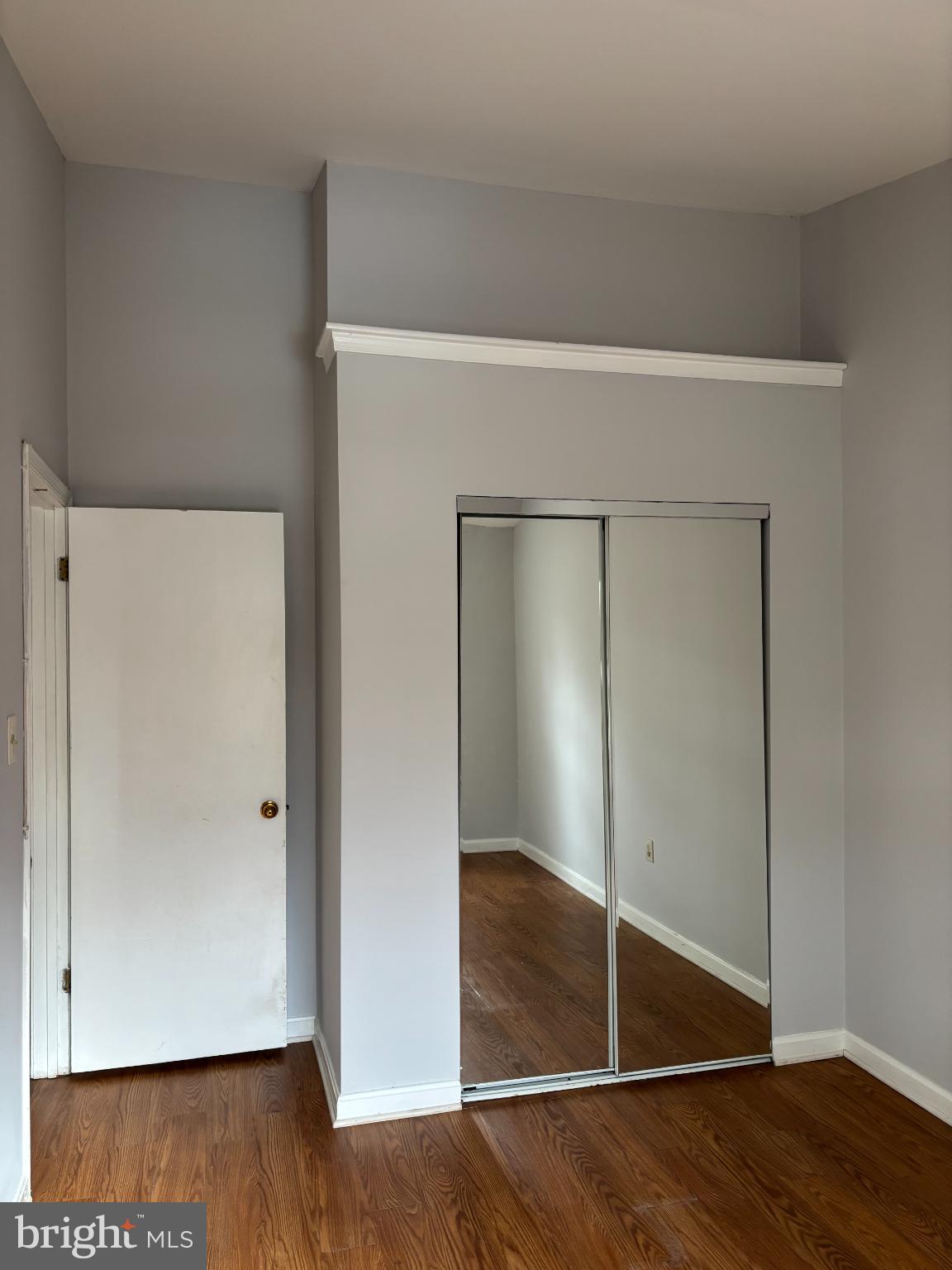 2718 Hunters Gate Terrace Silver Spring, MD 20904 - Photo 16 of 28 Bedroom #2 Vaulted ceilings with mirrored closet.