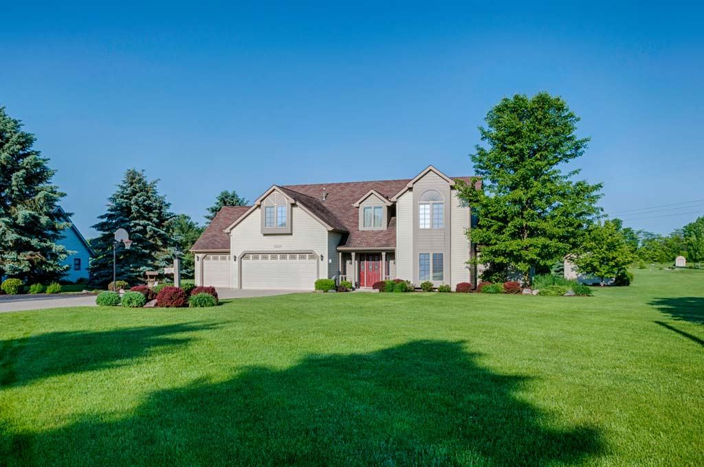 11615 Hardisty Road Fort Wayne, IN 46845 - Photo 2 of 26