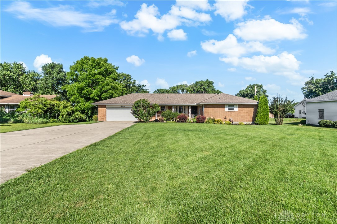 1209 South Heincke Road Miamisburg, OH 45342 - Photo 4 of 48