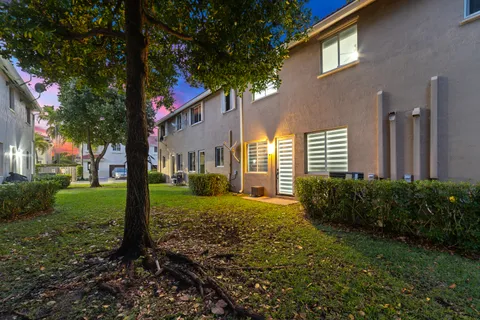 $429,999 | 21105 Northwest 14th Place, Unit 4, Miami Gardens, FL 33169