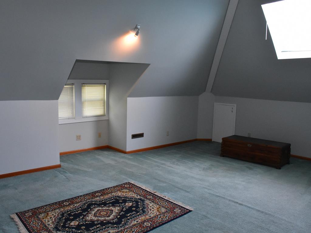 655 Chestnut Street Meadville, PA 16335 - Photo 33 of 43 an empty room with windows