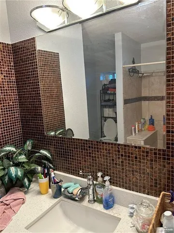 $2,500 | 9433 North Minnesota Road, Mission, TX 78574