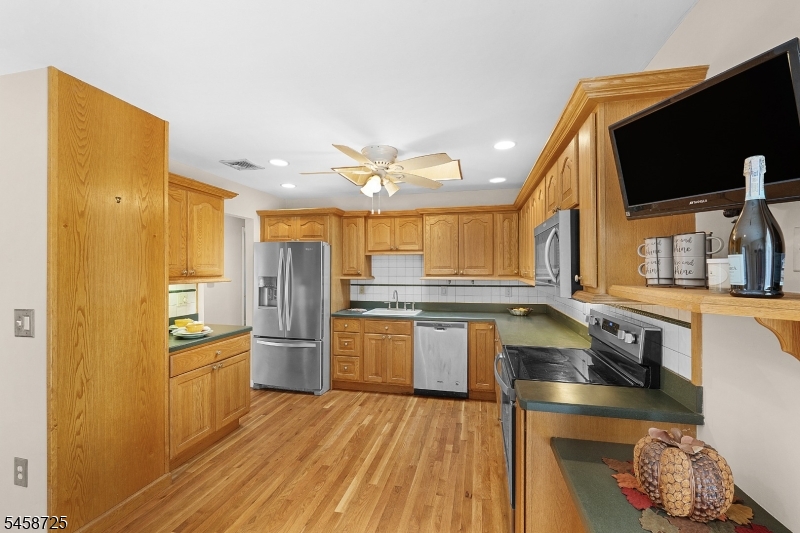 14 Eugene Road Hopatcong, NJ 07843 - Photo 12 of 40 Gallery Image 12