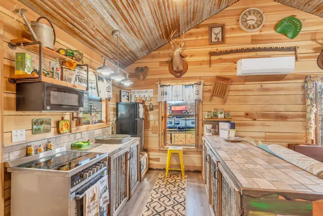 $269,900 | 194 Creekside Lane, Westpoint, TN 38486