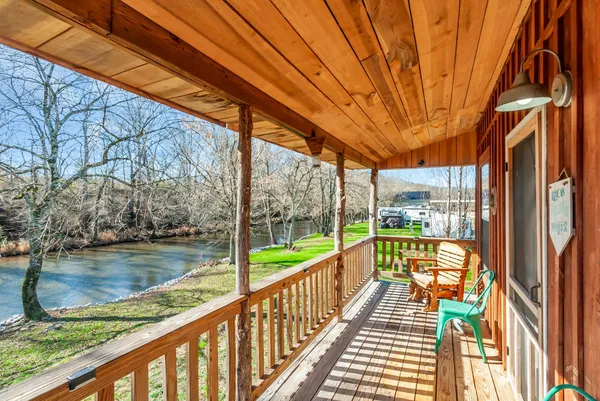 $269,900 | 194 Creekside Lane, Westpoint, TN 38486