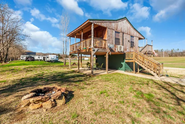 $269,900 | 194 Creekside Lane, Westpoint, TN 38486