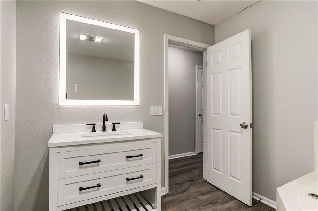 10553 Riley Street Overland Park, KS 66212 - Photo 19 of 34