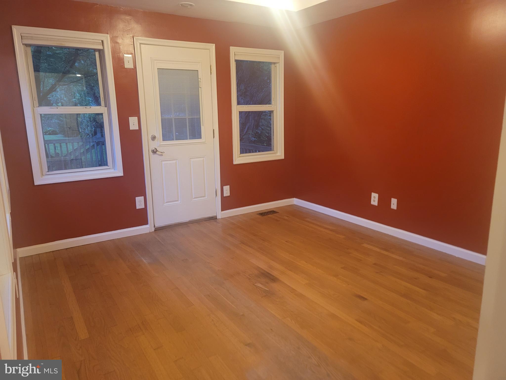 10220 Meredith Avenue Silver Spring, MD 20910 - Photo 12 of 19 Family Room