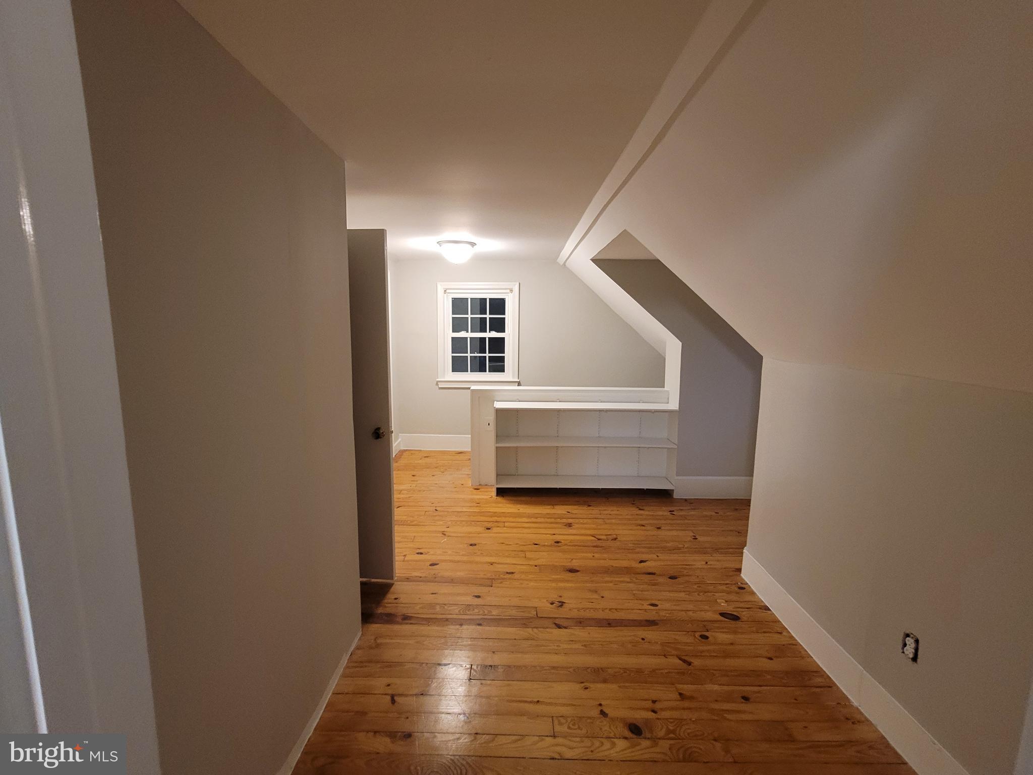 10220 Meredith Avenue Silver Spring, MD 20910 - Photo 10 of 19 2nd floor hall