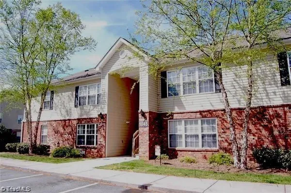 $1,350 | 1845 Crest Bluff View Drive, Winston-Salem, NC 27127