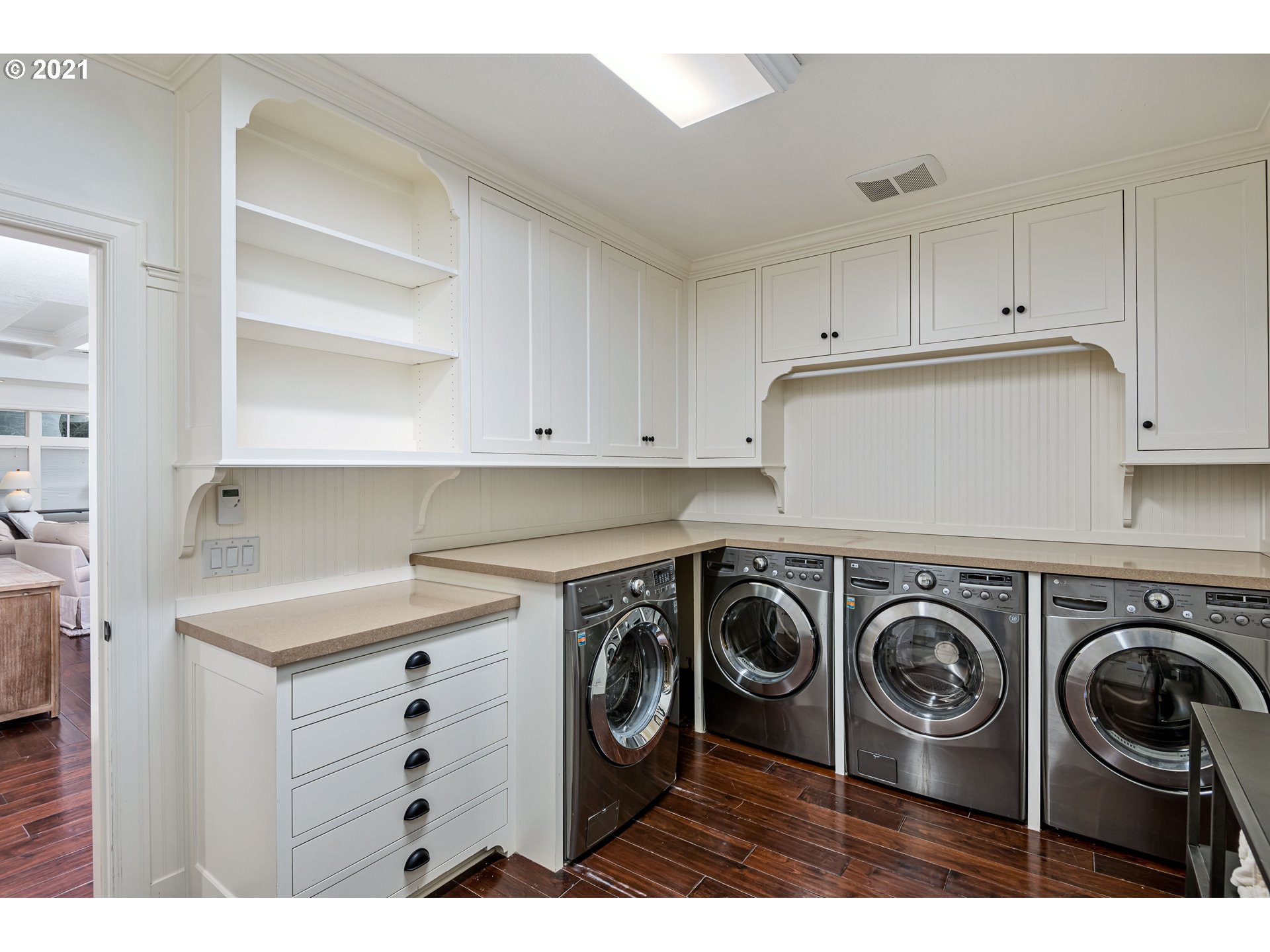 1703 Victorian Way Eugene, OR 97401 - Photo 21 of 32 a utility room with sink dryer and washer