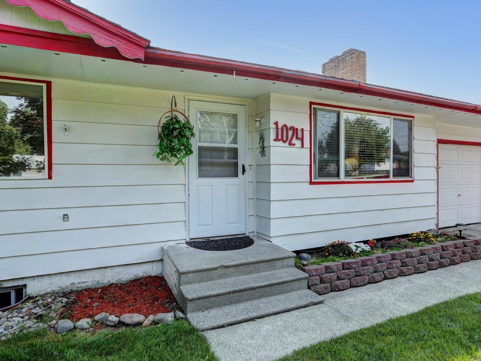 1024 North St Charles Road Spokane Valley, WA 99037 - Photo 1 of 32