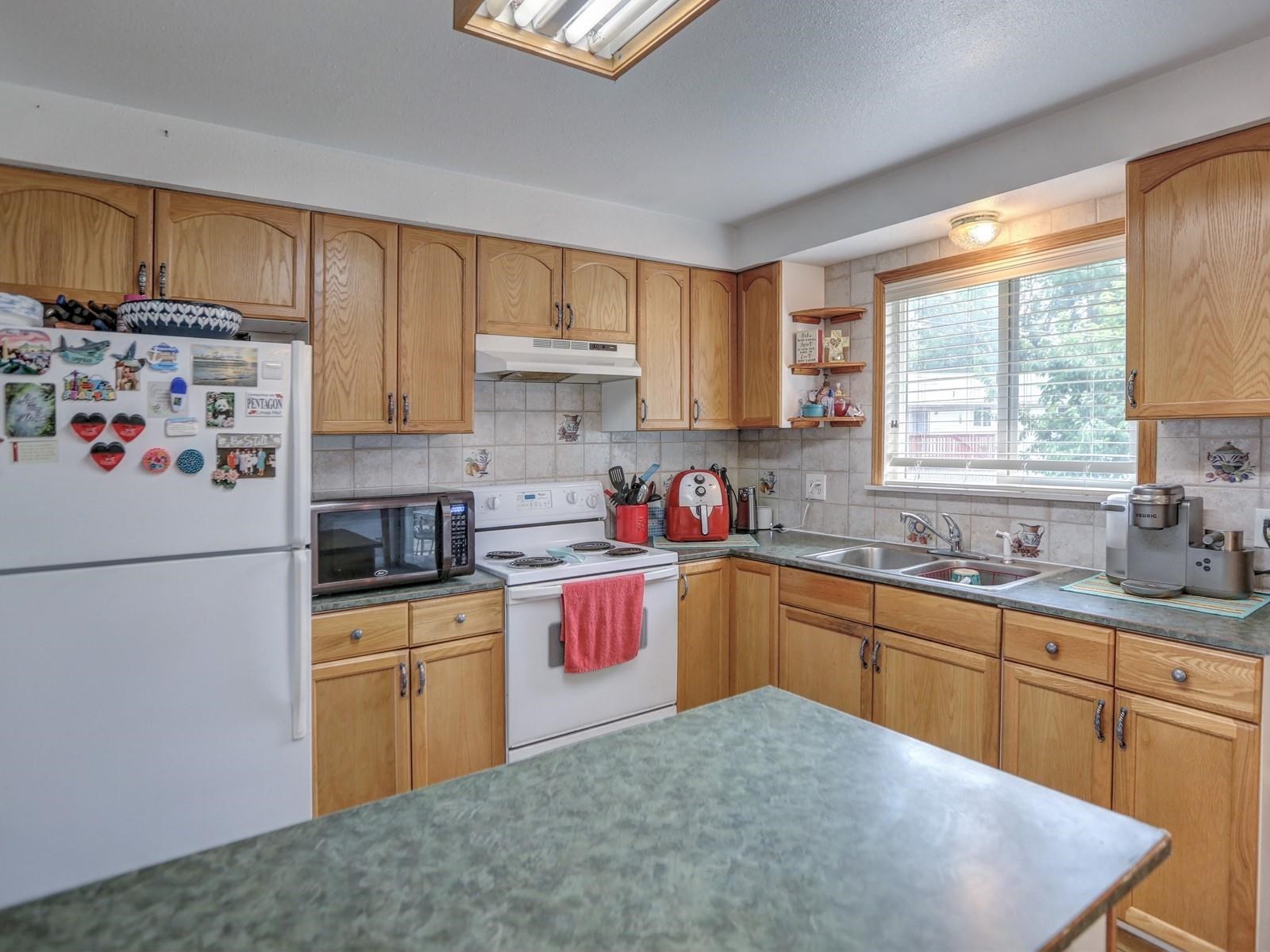 1024 North St Charles Road Spokane Valley, WA 99037 - Photo 5 of 32