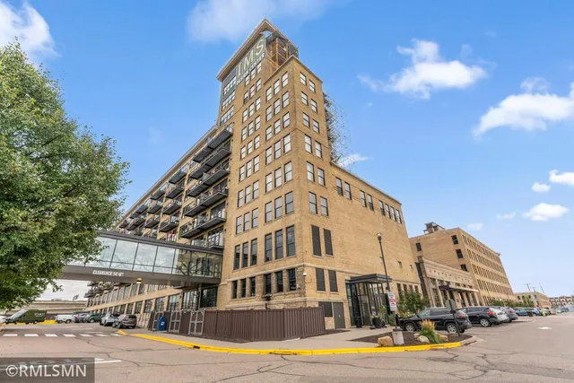 $375,000 | 290 Market Street, Unit 811, Minneapolis, MN 55405