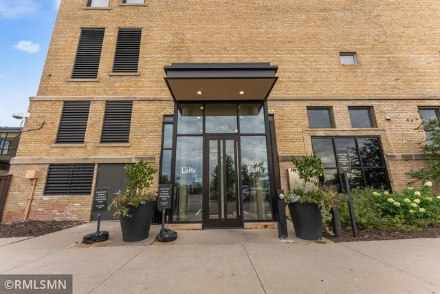 $375,000 | 290 Market Street, Unit 811, Minneapolis, MN 55405