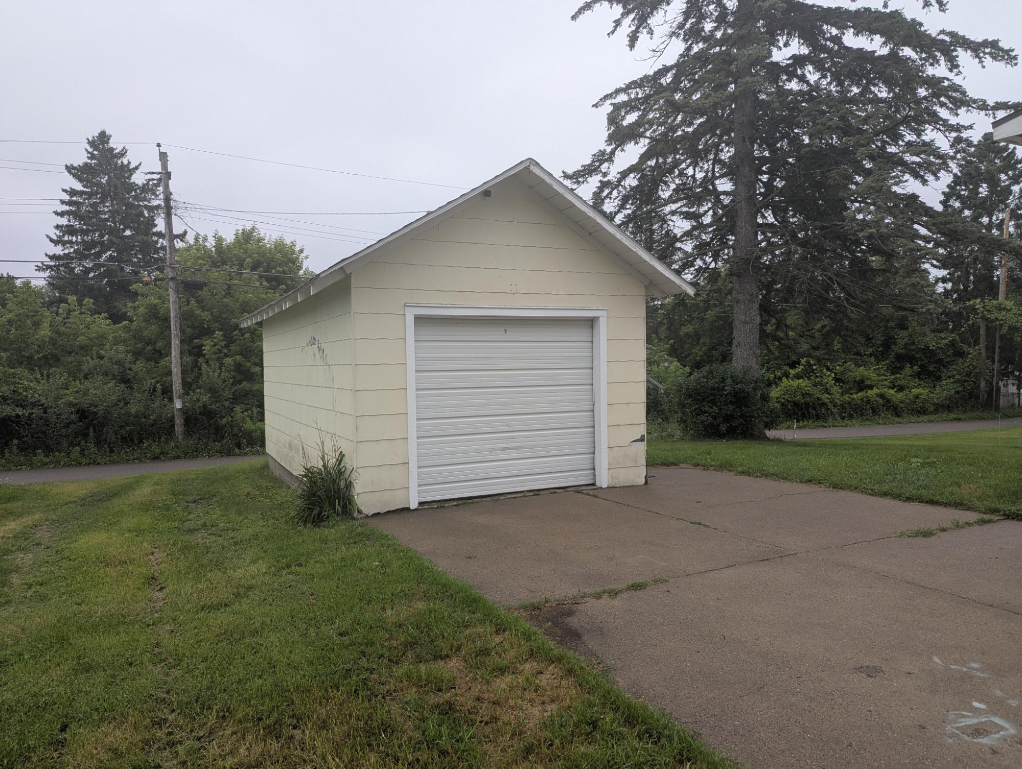 1028 Pinos Street Rhinelander, WI 54501 - Photo 2 of 24 Gallery Image 2