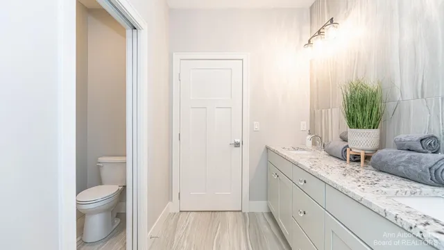 $709,900 | 4262 Duck Drive, Ann Arbor, MI 48103