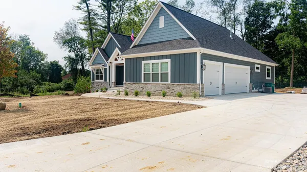 $709,900 | 4262 Duck Drive, Ann Arbor, MI 48103