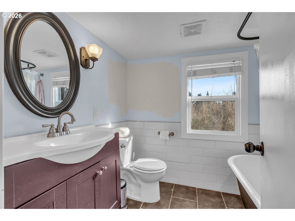 8465 Southwest Blake Street Tualatin, OR 97062 - Photo 22 of 42