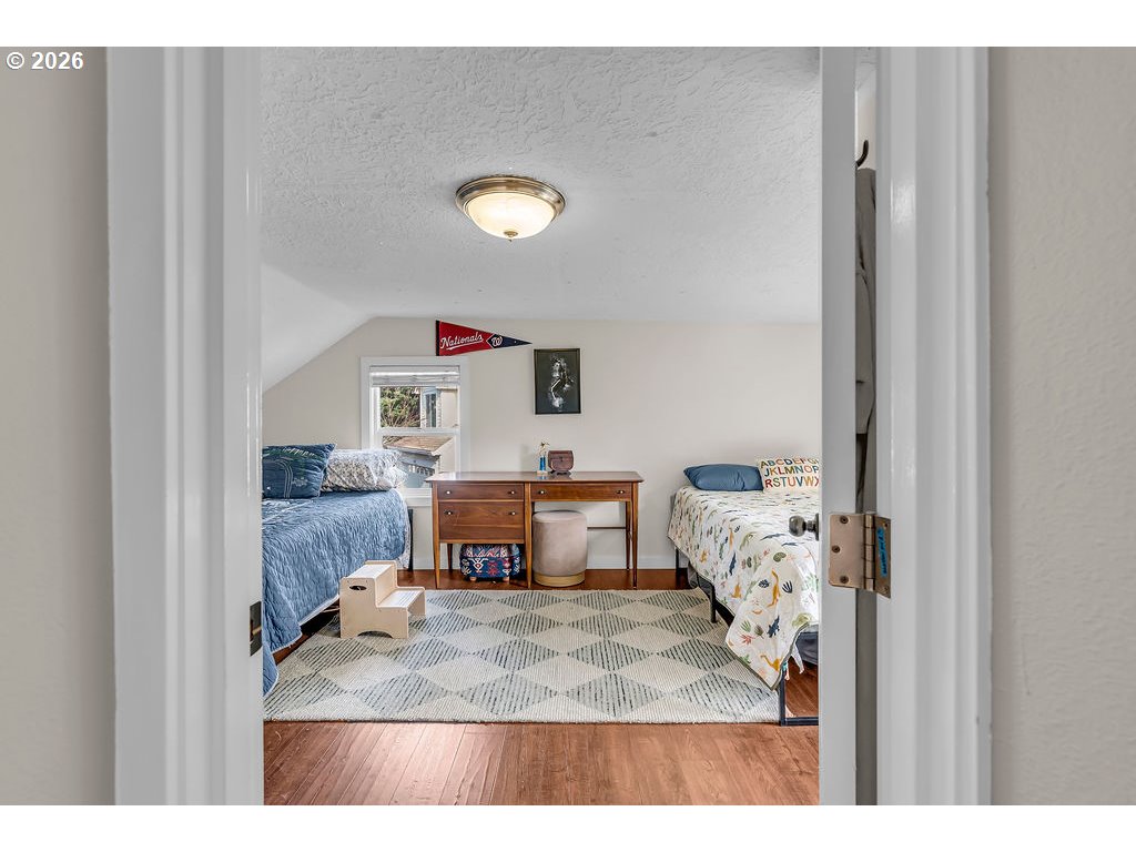 8465 Southwest Blake Street Tualatin, OR 97062 - Photo 26 of 42