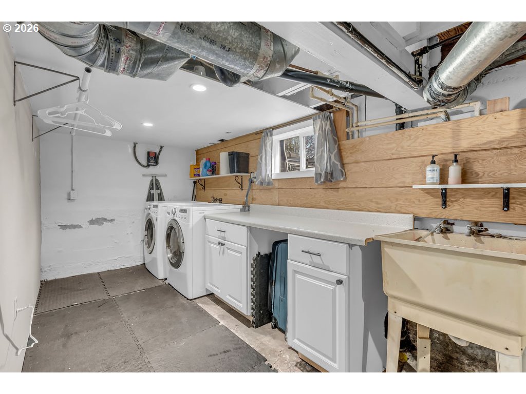 8465 Southwest Blake Street Tualatin, OR 97062 - Photo 29 of 42