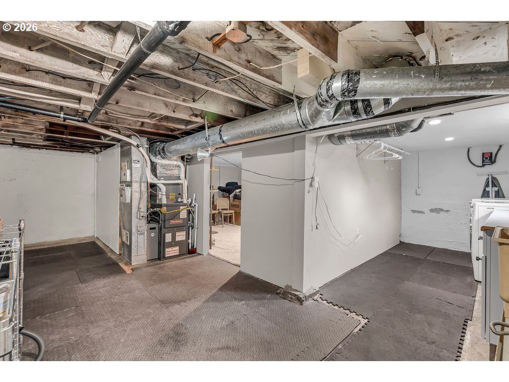 8465 Southwest Blake Street Tualatin, OR 97062 - Photo 30 of 42