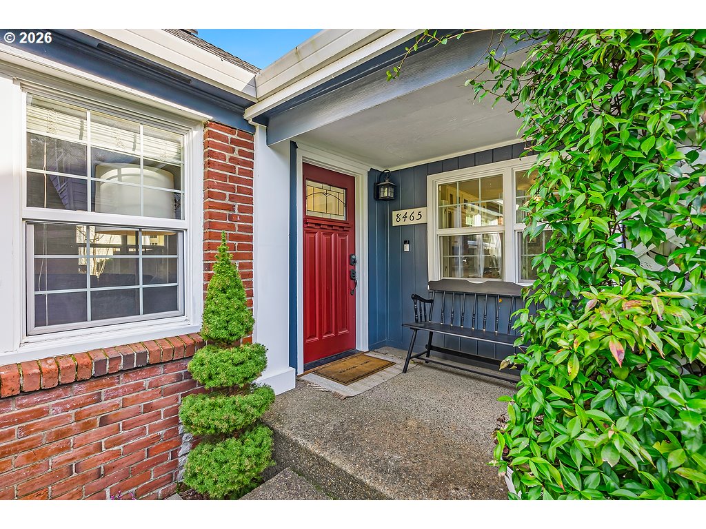 8465 Southwest Blake Street Tualatin, OR 97062 - Photo 4 of 42