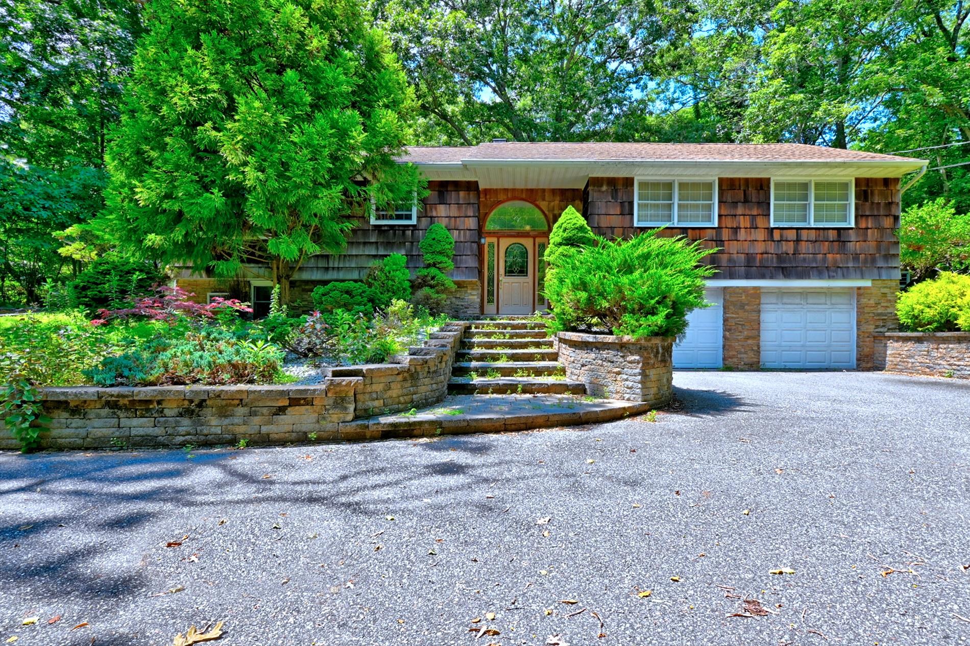 423 South Country Road Brookhaven, NY 11719 - Photo 1 of 1 Gallery Image 1