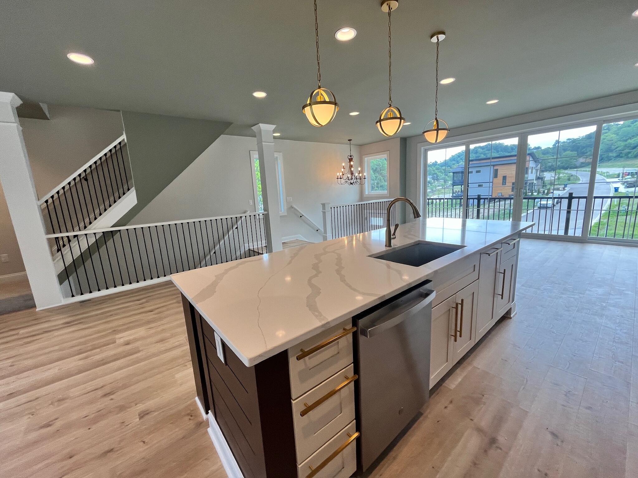 889 BELLE Rdg Loop Bellevue, KY 41073 - Photo 10 of 36 Gallery Image 10